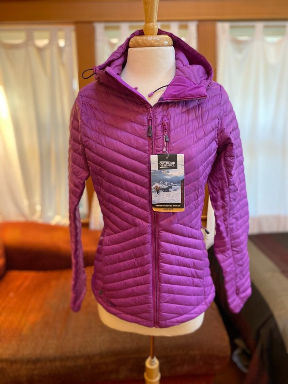 Outdoor Research Verismo puffer down jacket, size M, NWT